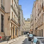 Palais Royal - Victoires 1Bdr By B\'Your Home